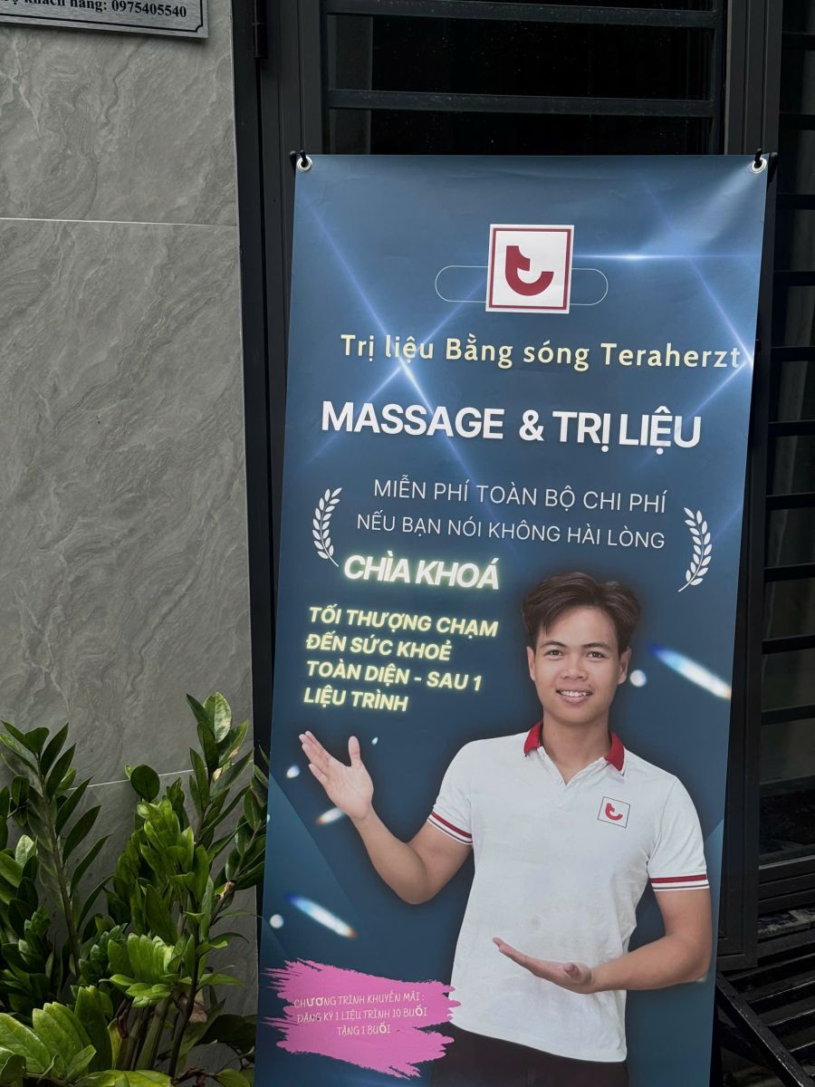 Phòng khám đông y kết hợp điều trị bằng máy iTeracare - trị liệu cổ vai gáy